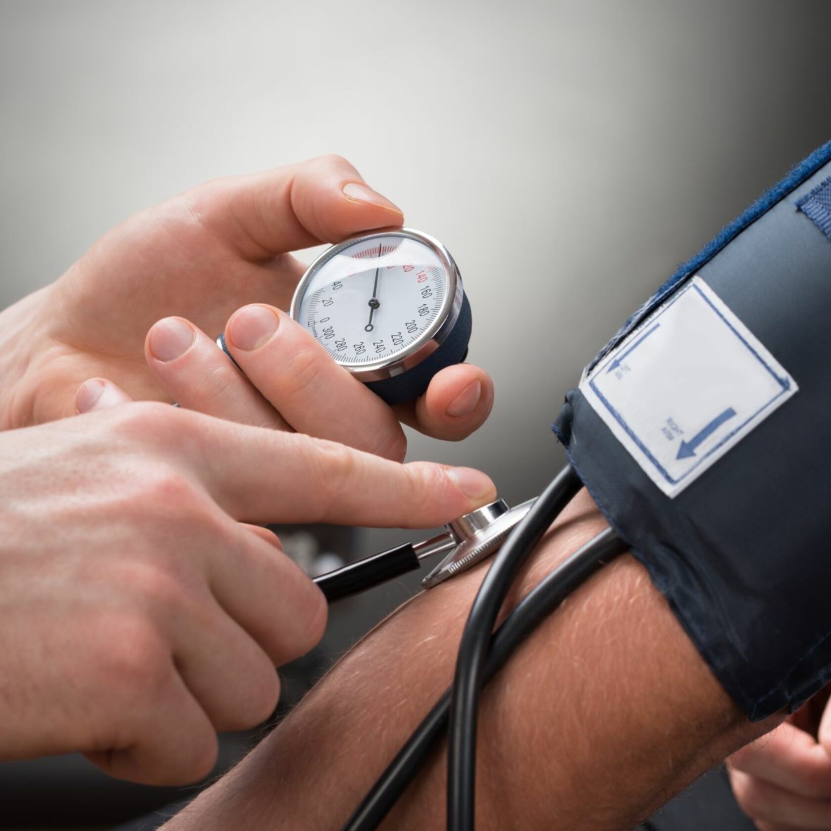 Hypertonie-Management mit der Blutdruckmanschette