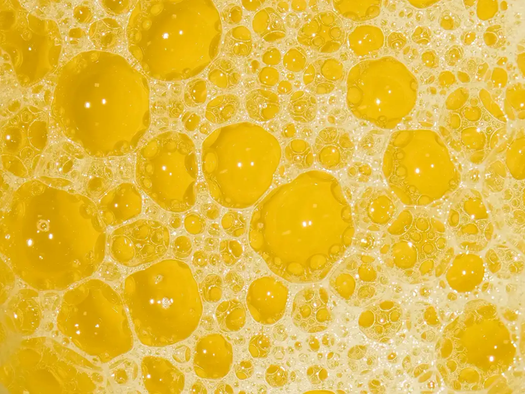 Gelbe Flüssigkeit - soll Urin darstellen.